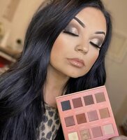 Палетка тіней Glam Up Farmasi  5